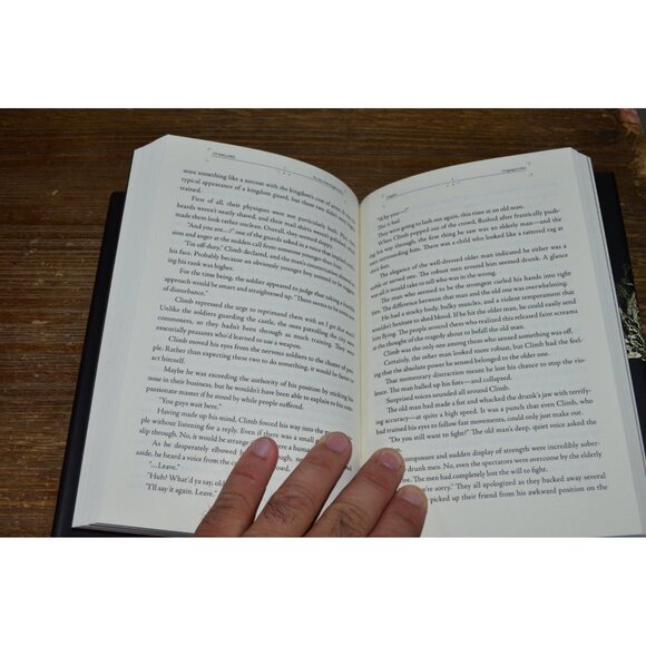 Overlord Volume 5 Hardback Book Light Novel The Men of the Kingdom Part I - Picture 9 of 9